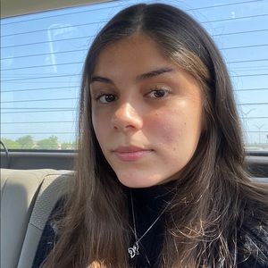 Meet your Posher, Desiree